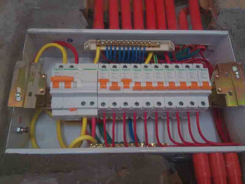 常見的家庭電路故障維修辦法，專業(yè)電工師傅的經驗之談